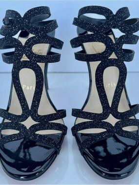 CHRISTIAN LOUBOUTIN • SANDALS
Women • Size EU 38.5 • Brand new Authentic